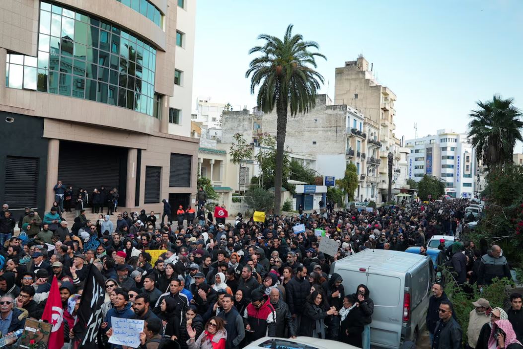 Tunisians step up protests against crackdown on opposition